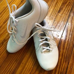 Nike Cheer Sneakers - Size 7
